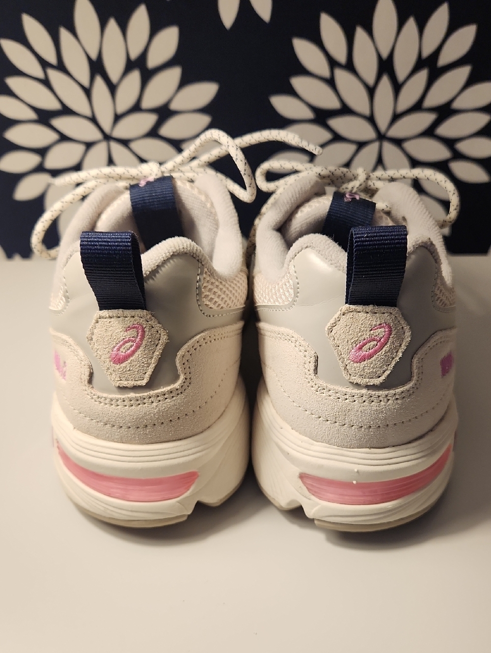 ASICS Cream Mesh Sneakers with Navy Tongue and Pink Accents 1090v2 Size 6.5M - Picture 5 of 11